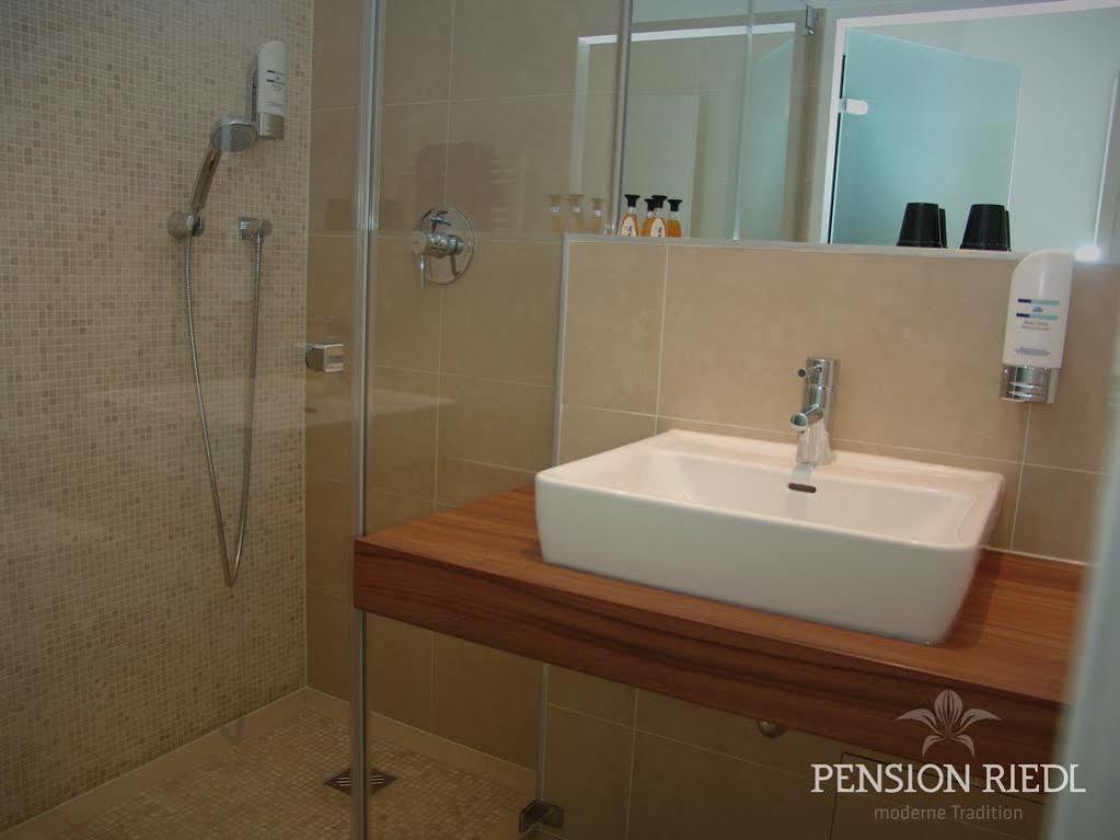 Pension Riedl เวียนนา ภายนอก รูปภาพ